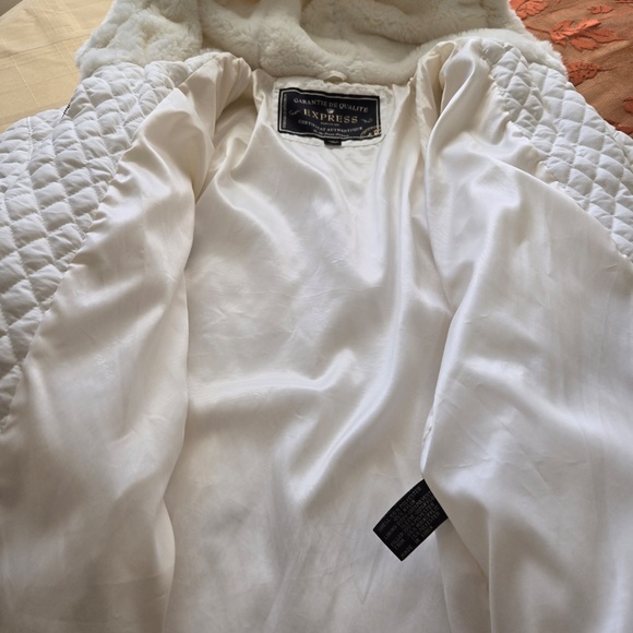 Womens size XS white jacket with hood. - Picture 10 of 13